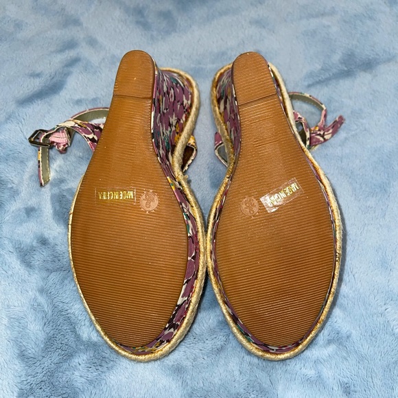 Dollhouse Wedge Heels - Picture 2 of 4